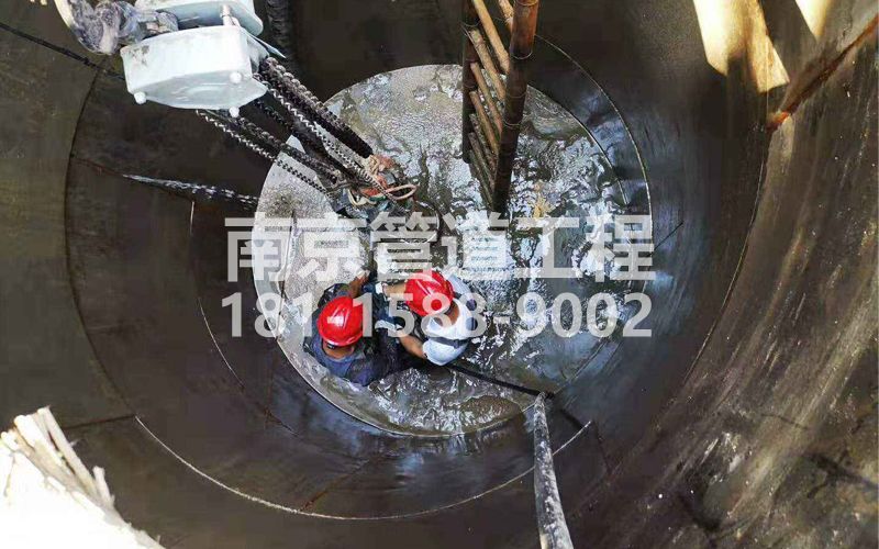 242百水家园污水池清理