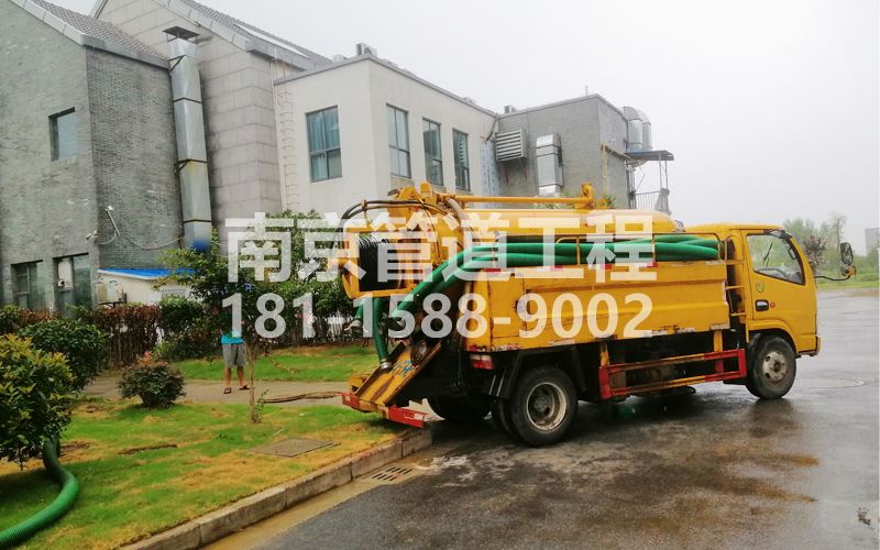 246百水家园小区化粪池清理