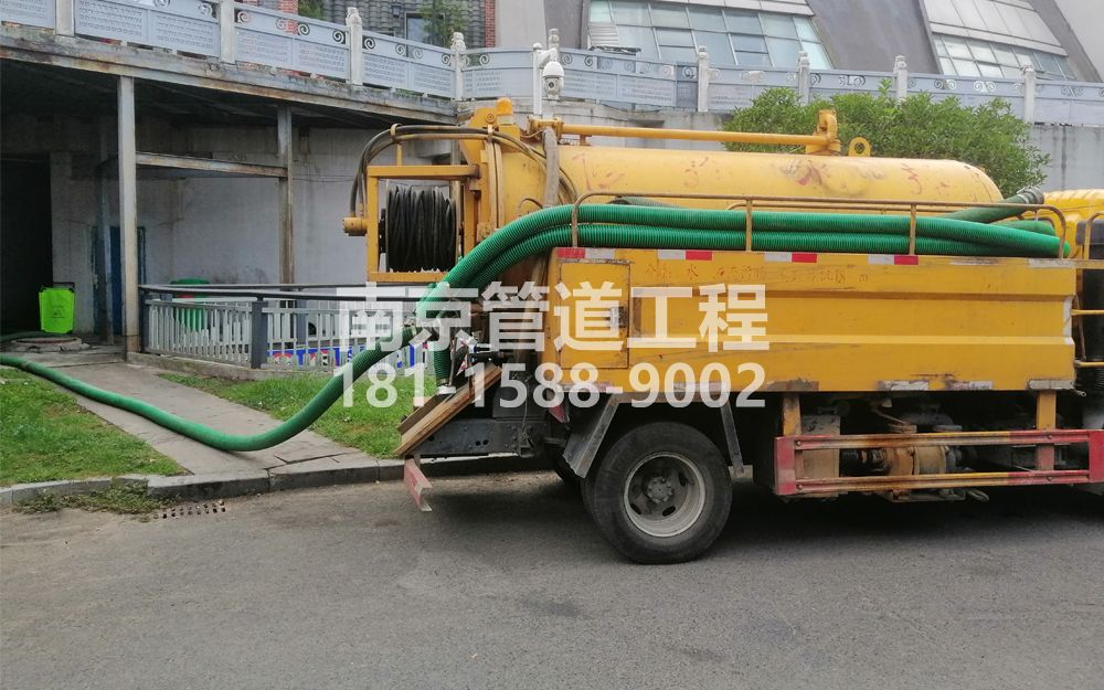 277百水家园商场隔油池吸污